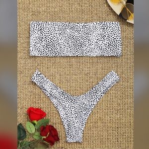 Black and white pebble print bandeau bikini